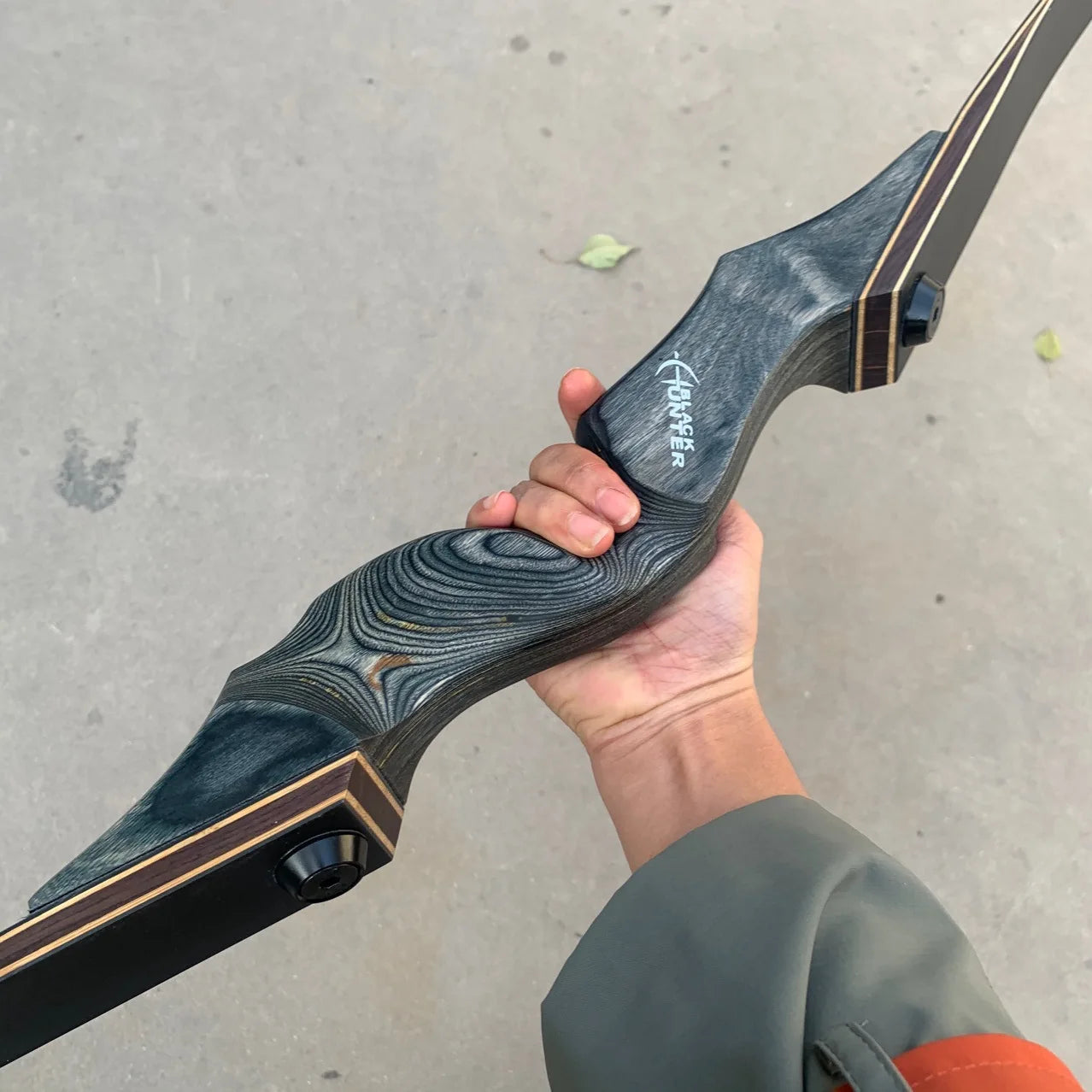 Black Hunter Takedown Recurve Bow 60-Inch with Bamboo Core Limbs